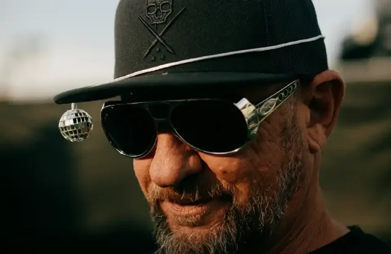 el pico_2025_Black Flys--